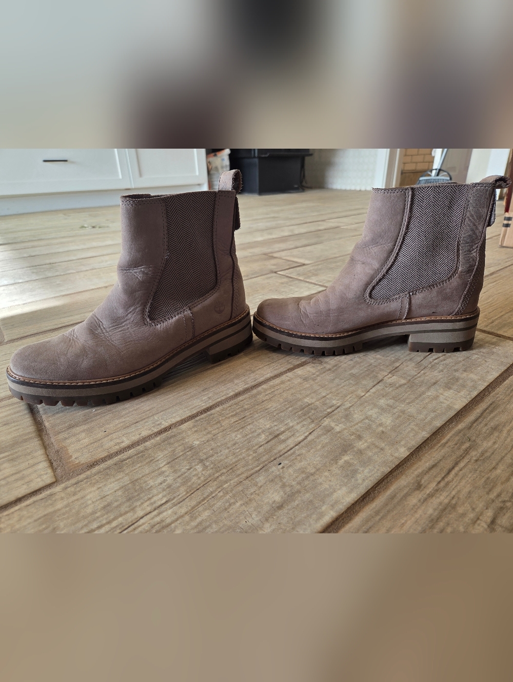 Timberland Women's Chelsea Ankle Boots in Taupe Brown